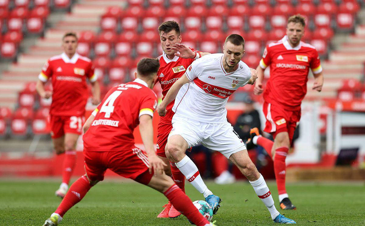 关于斯图加特客场失利，积分榜处于下滑状态的信息