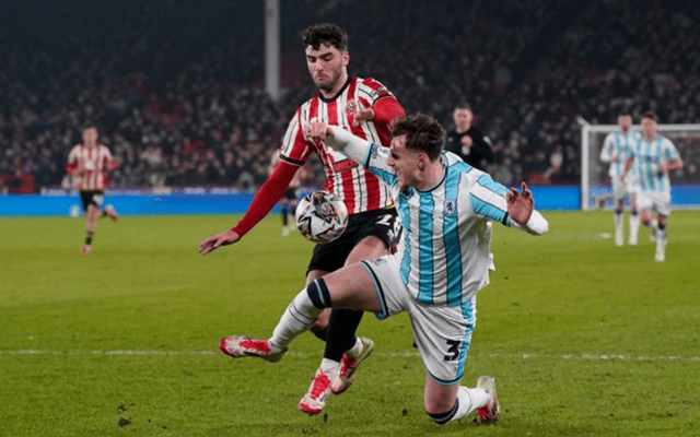 开云下载-利兹联客场惨败布莱顿，英超保级形势严峻