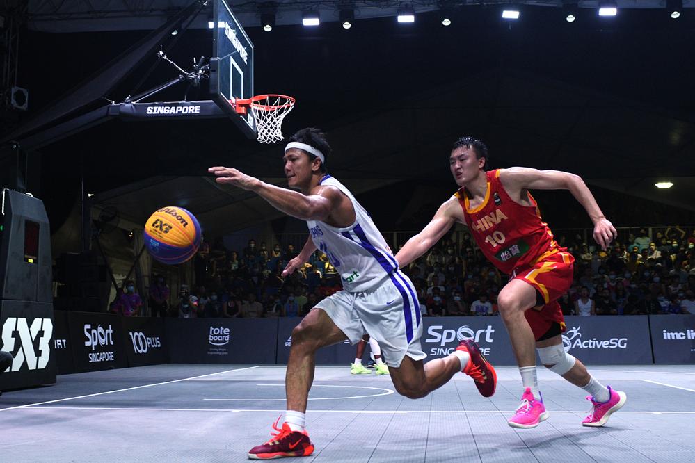 包含新西兰球队取得胜利挺进关键淘汰赛的词条