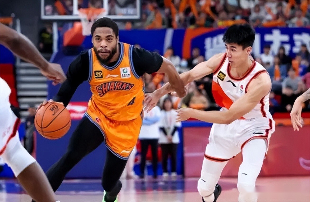 开云体育官网-包含江苏队战术调整明显，努力追求胜利的词条