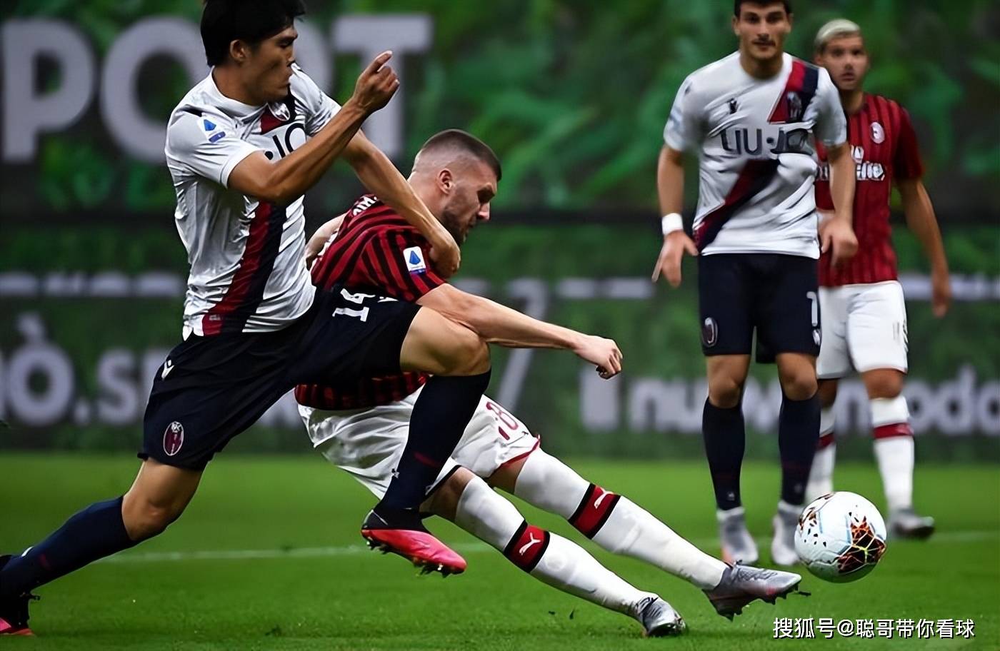 包含佛罗伦萨主场不敌，球队陷入连败困境的词条