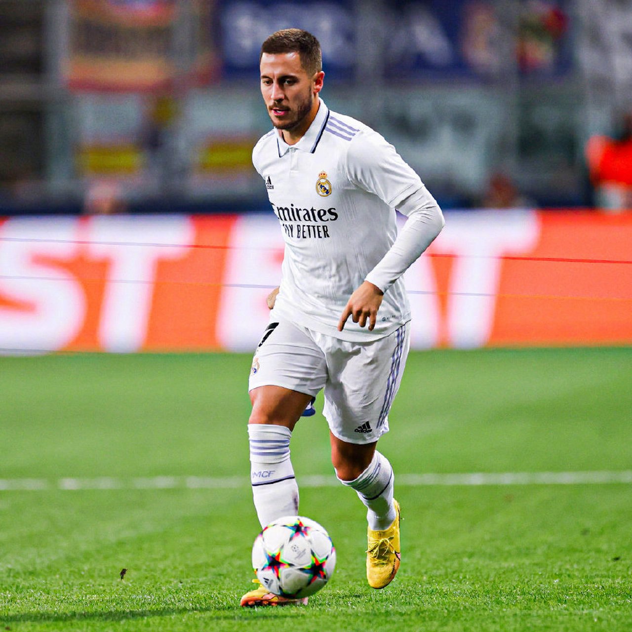 包含阿扎尔可能将重返切尔西转会市场动荡的词条