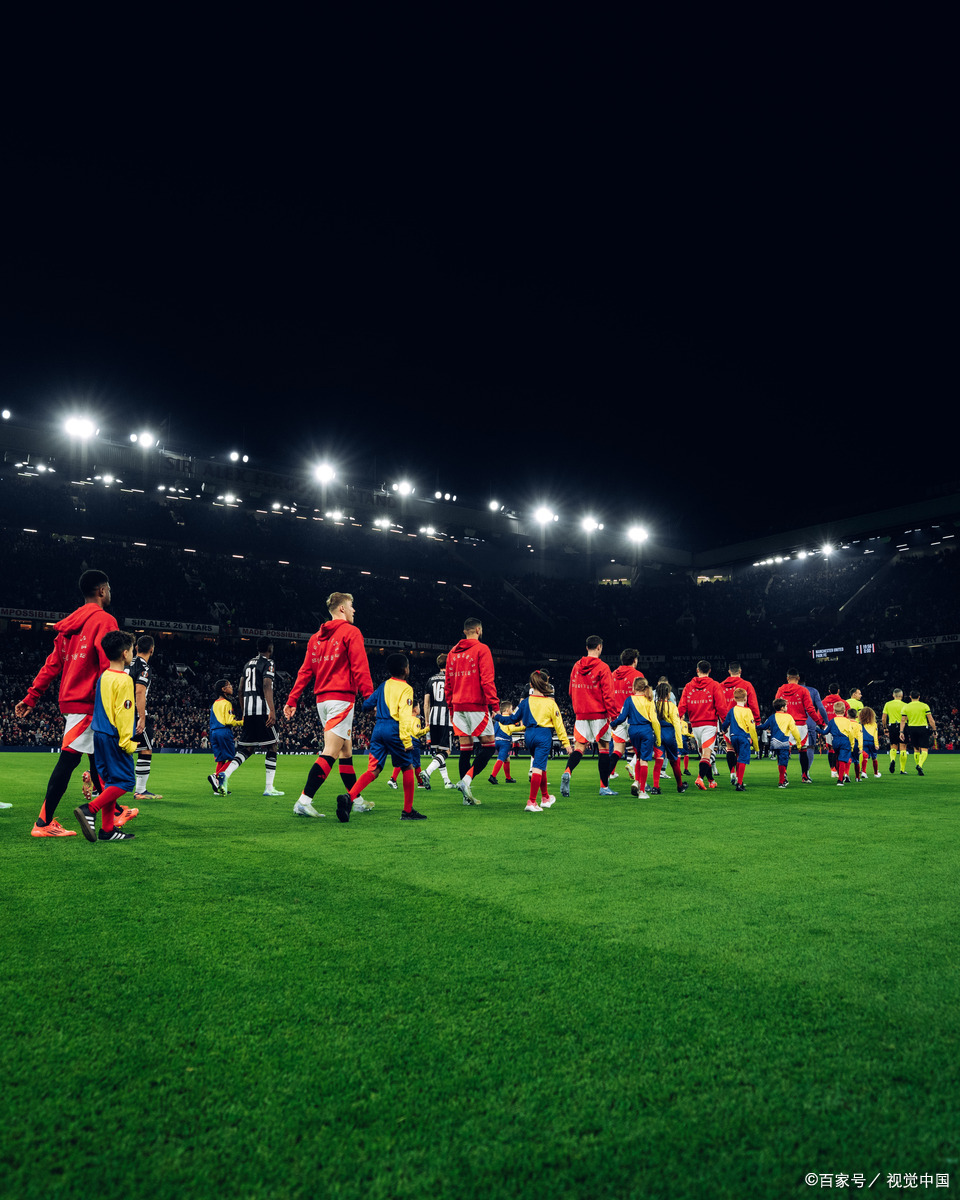 关于足球预选赛激烈开场，各队士气高涨勇争前位的信息