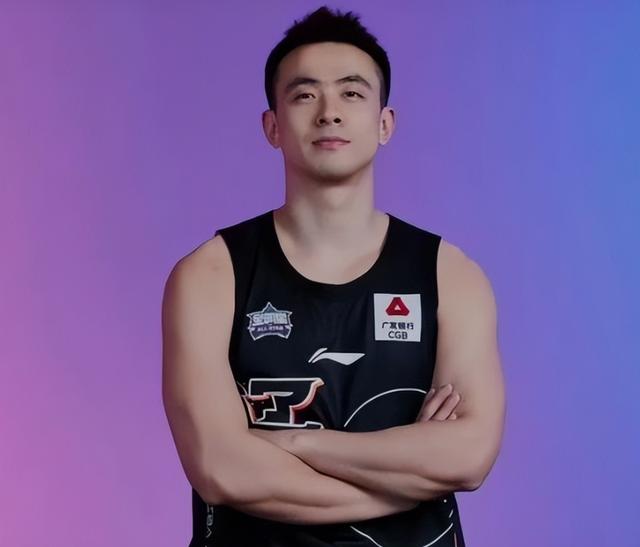 开云下载-首钢男篮协同作战，合力获胜，领先积分榜的简单介绍