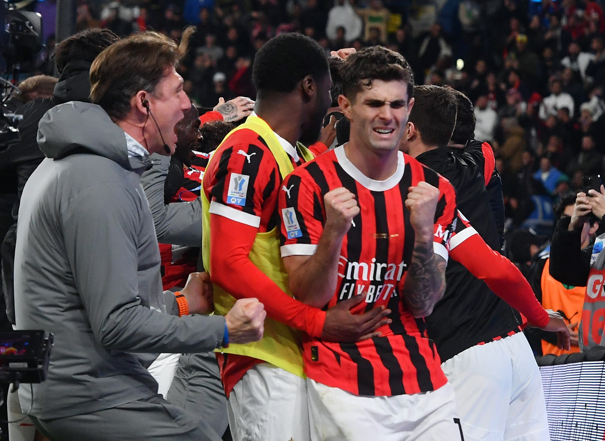 关于曼联客场战平AC米兰，晋级战胜总分的信息