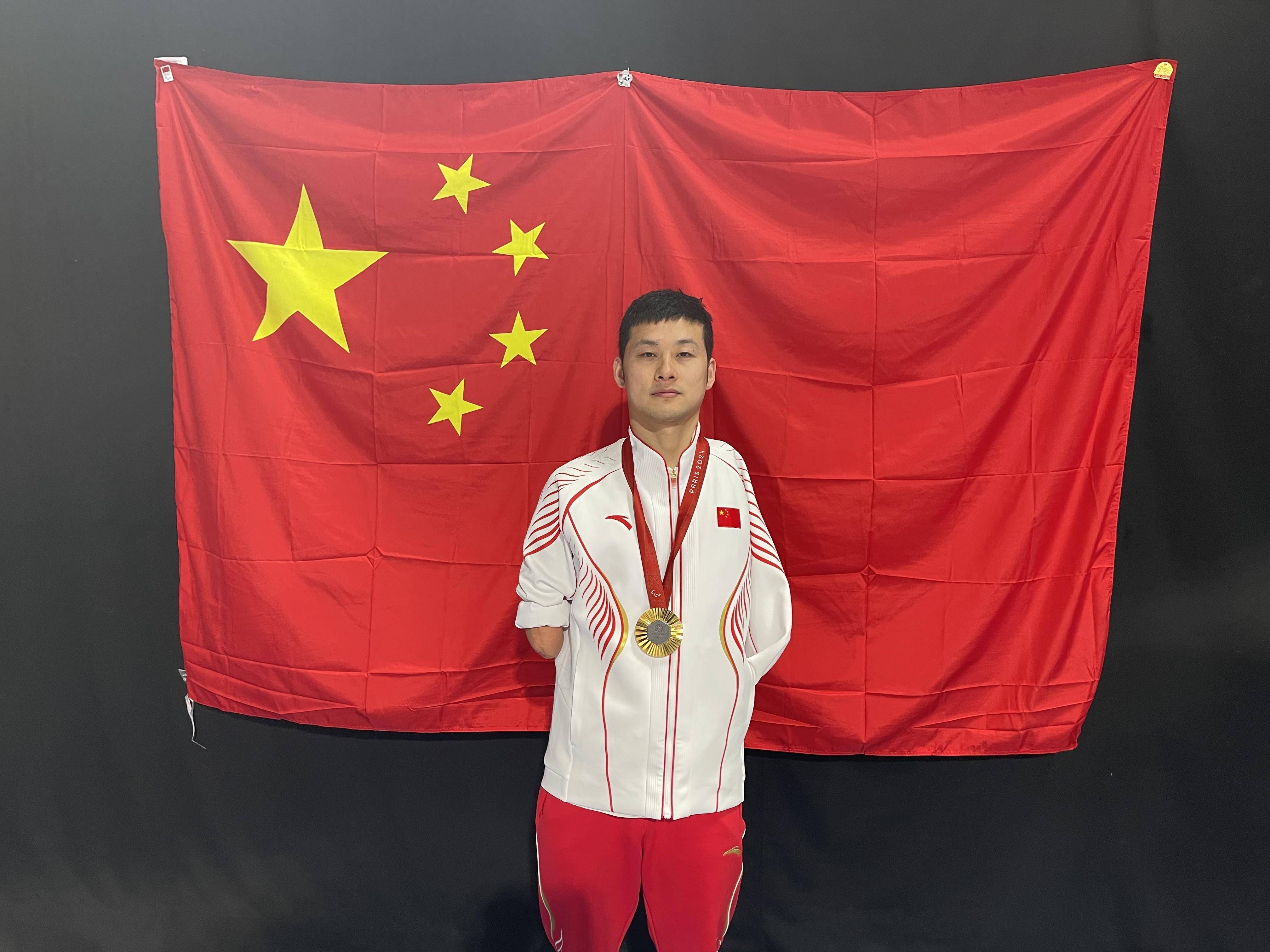 开云体育中国-阿尔及利亚运动员闯入决赛，披荆斩棘的简单介绍