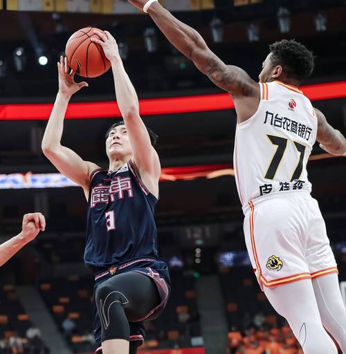 开云官网-上海队实力逐渐增强，成为夺冠热门