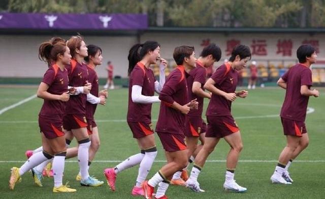 中国女足备战奥运心态稳定：团结拼搏无惧的简单介绍