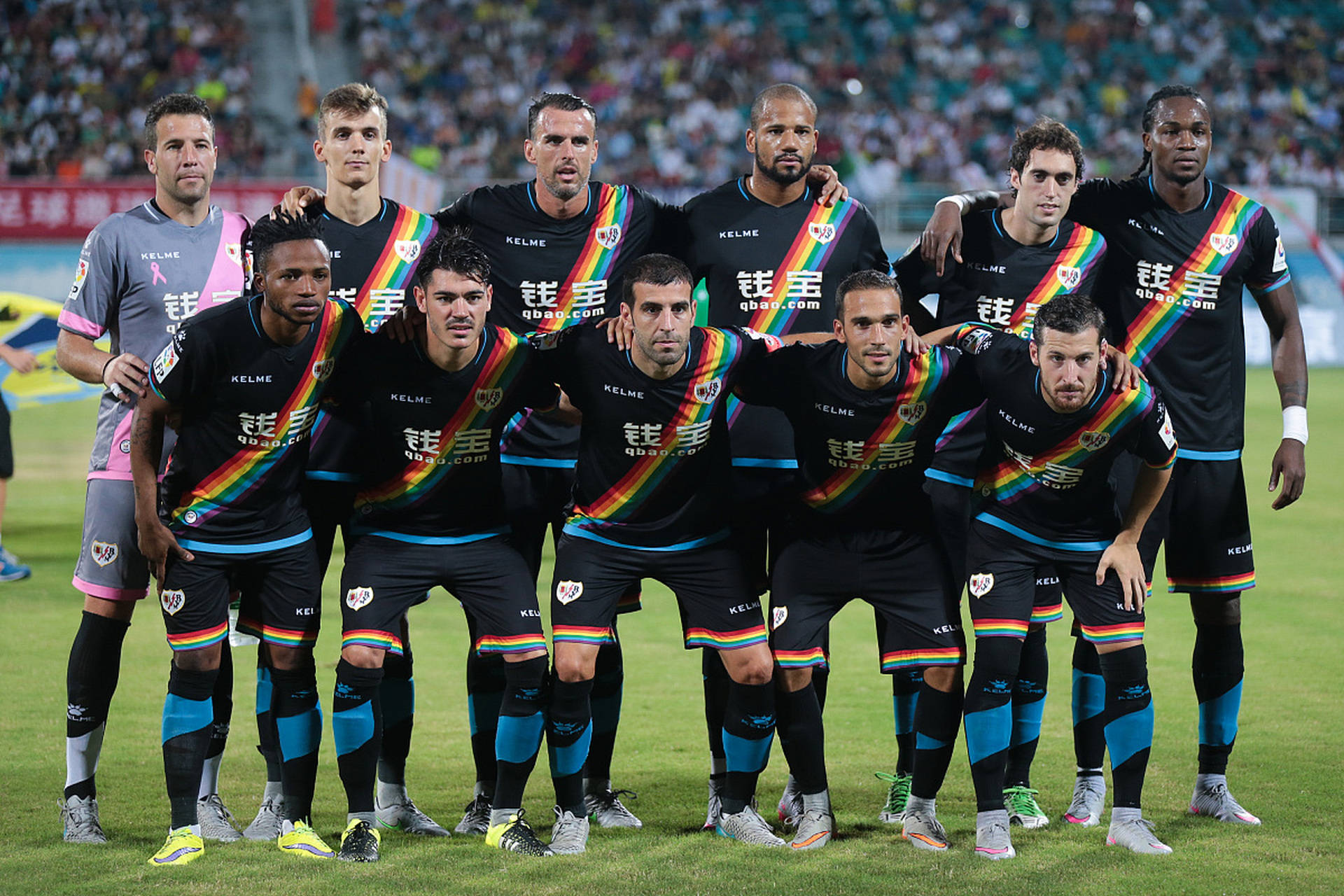 包含摩纳哥队备战欧战，教练团队全力备战的词条