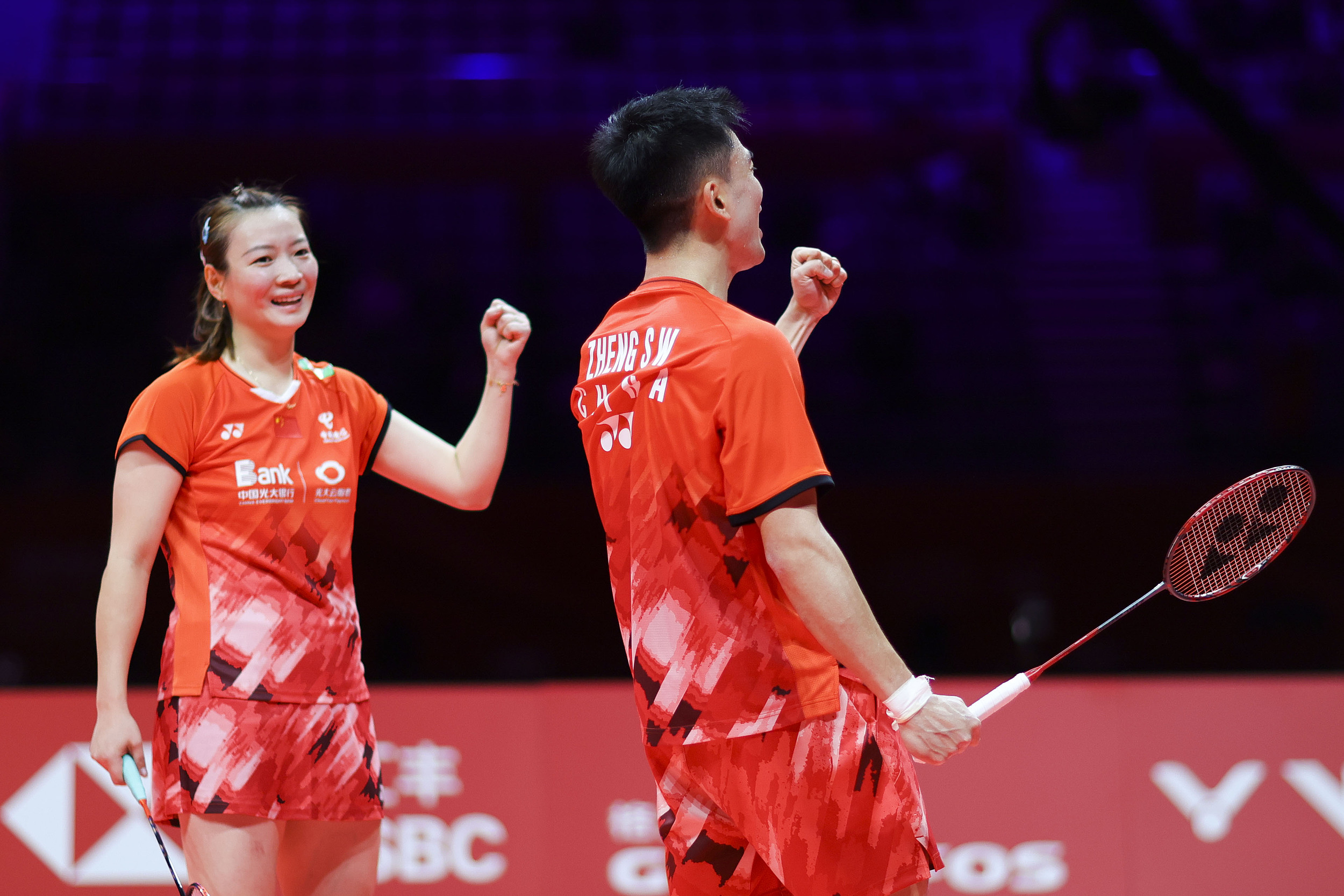 开云体育平台APP-包含羽毛球混双擂台竞争激烈，冠军尚未定的词条