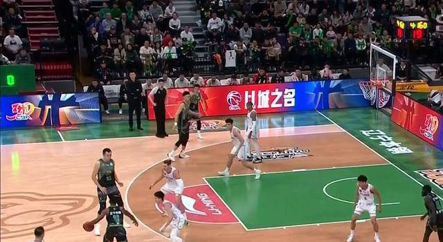 福建队在场上表现出色