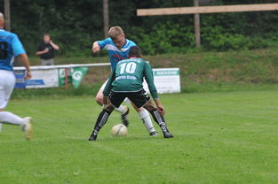 开云体育中国-恩菲尔德教练组强化体能训练，备战关键战