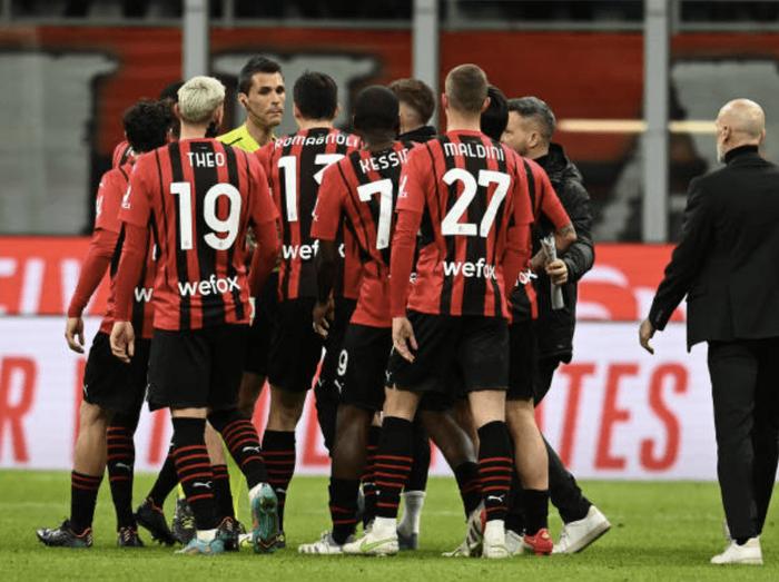 开云APP-AC米兰中卫因伤提前被换下场