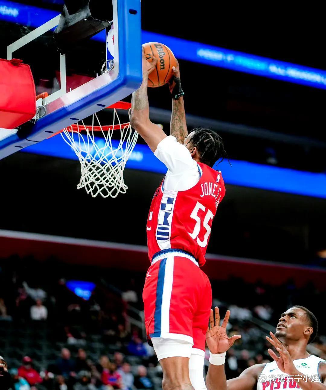 里昂主场不胜，积分榜前六位置岌岌可危的简单介绍