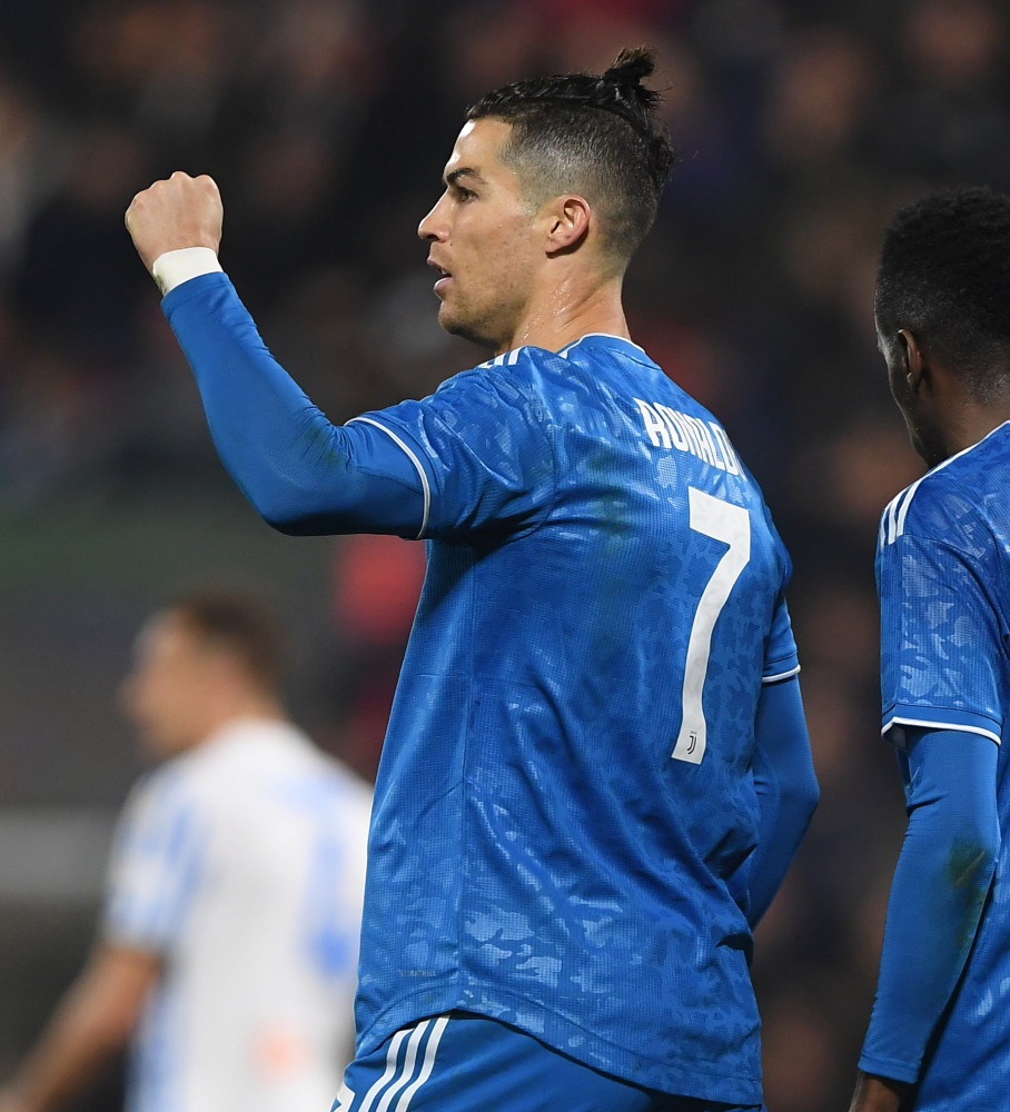 斯帕尔主场胜出，掌握主动权