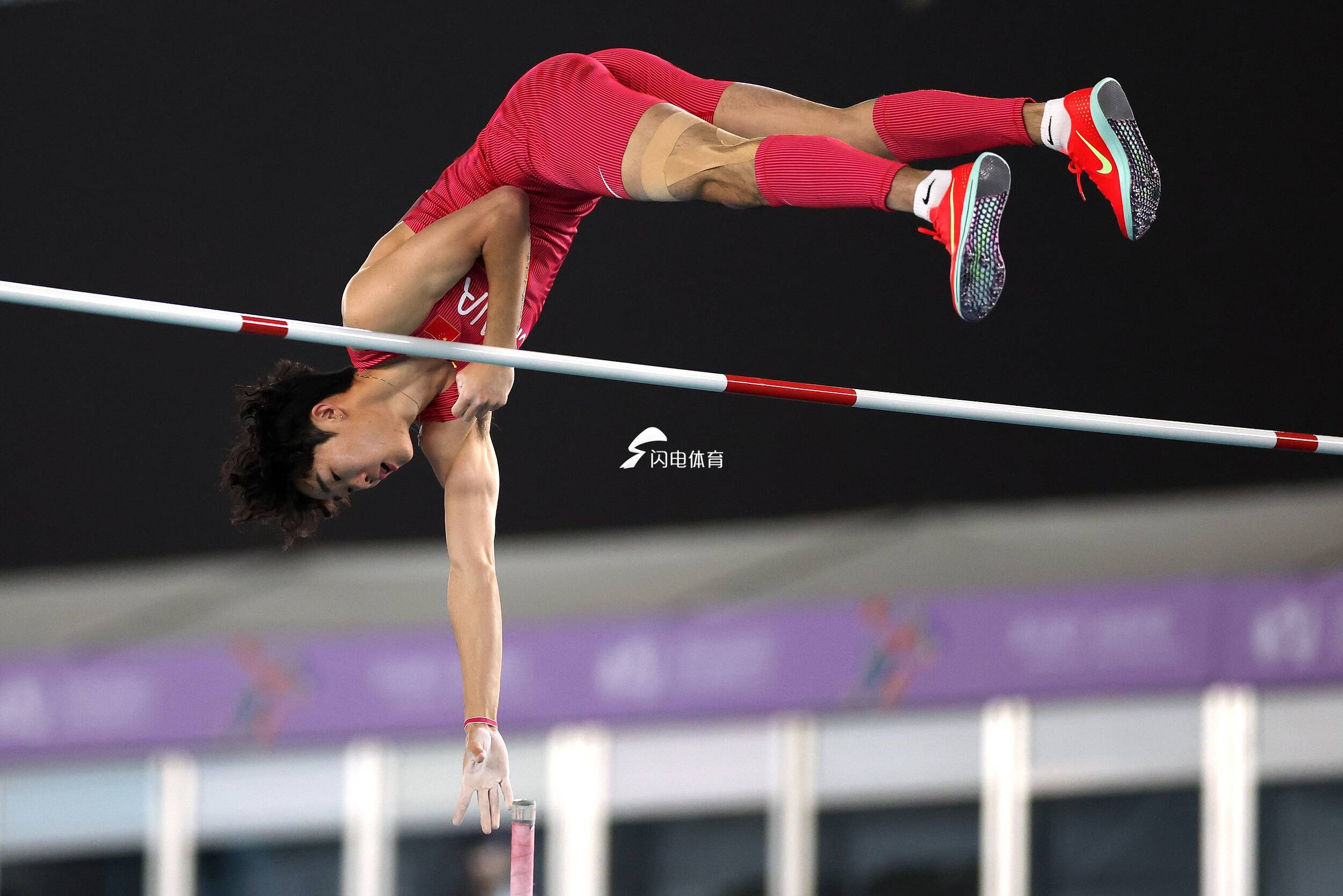 开云APP-运动员的实力华章：高水平竞技表现