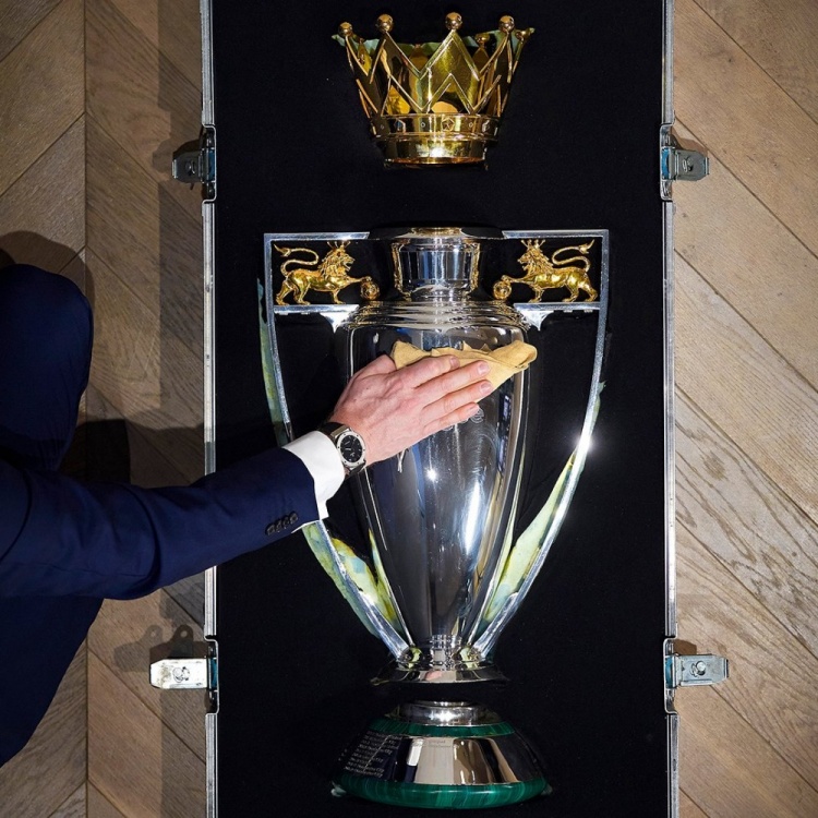 开云体育在线-毛里求斯足球先生获得本赛季奖杯的简单介绍