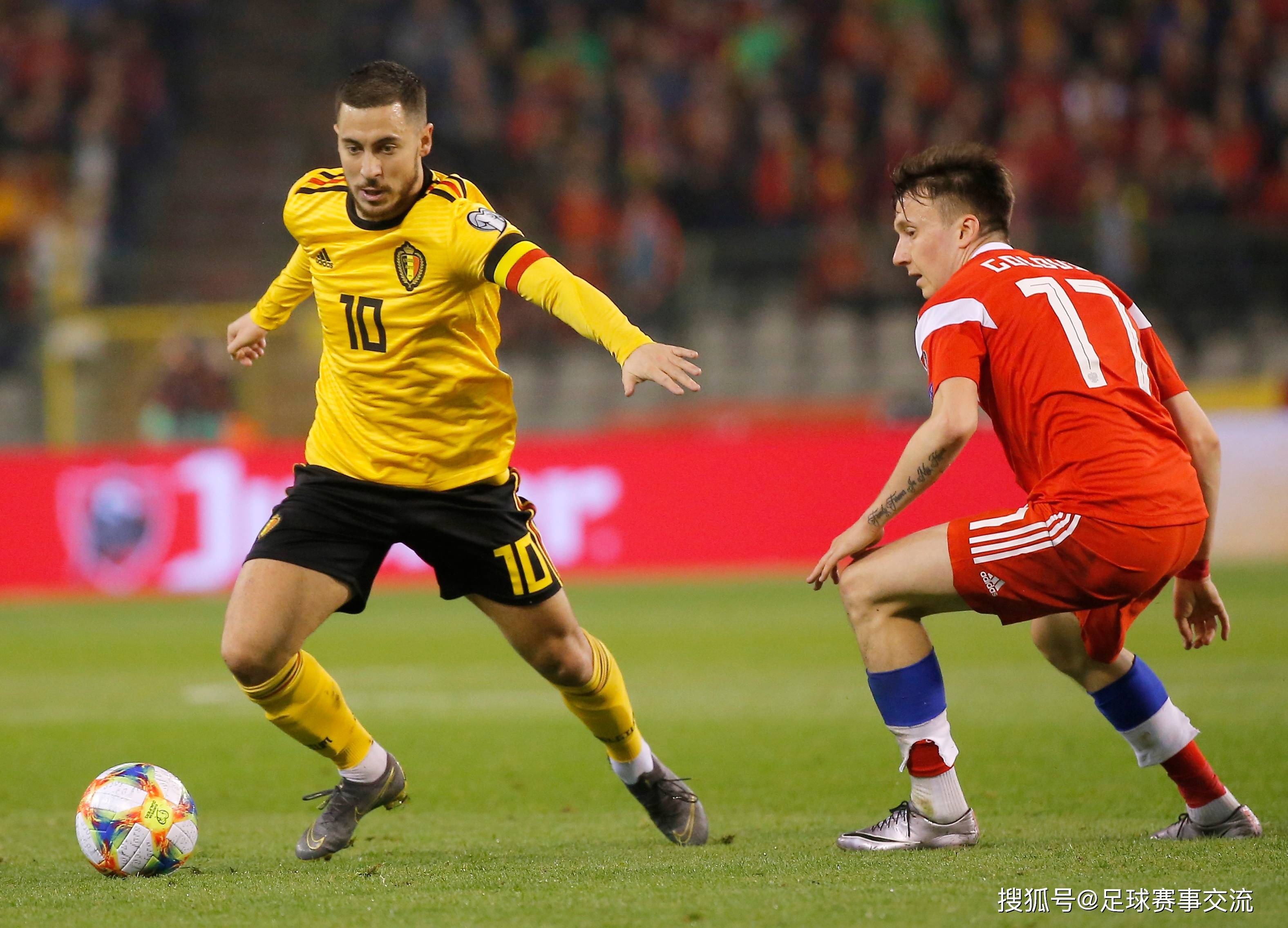 包含热血足球比赛即将开始，各队备战的词条