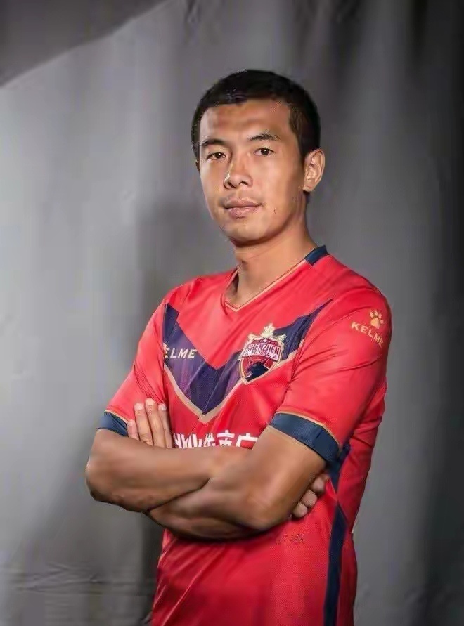 开云体育下载-中超球员磨砺球技，斩获国内杯赛冠军头衔