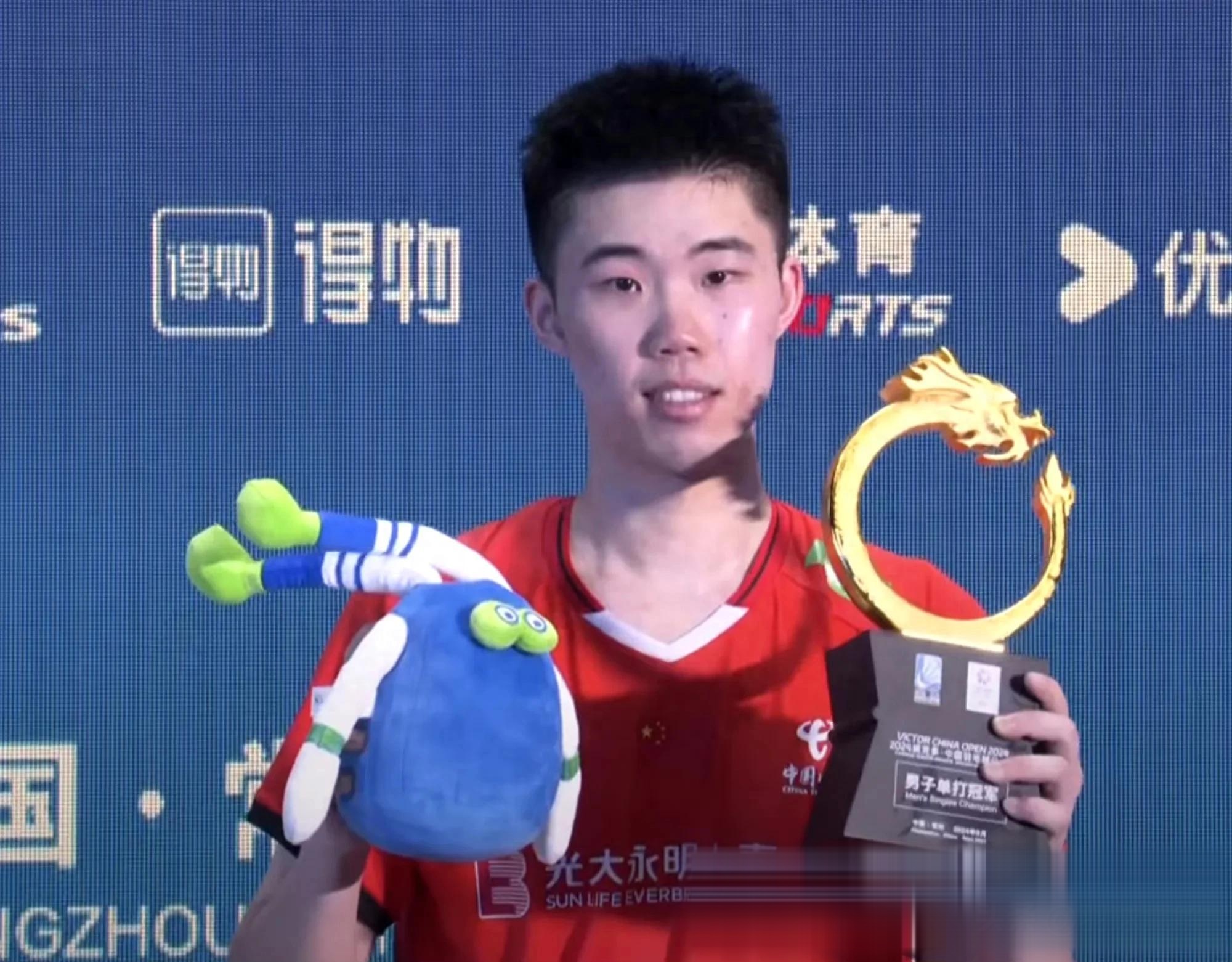 中超球员磨砺球技，斩获国内杯赛冠军头衔