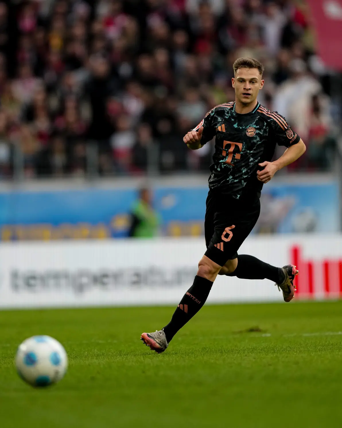 开云体育中国-弗赖堡球员展现斗志，坚守主场取胜