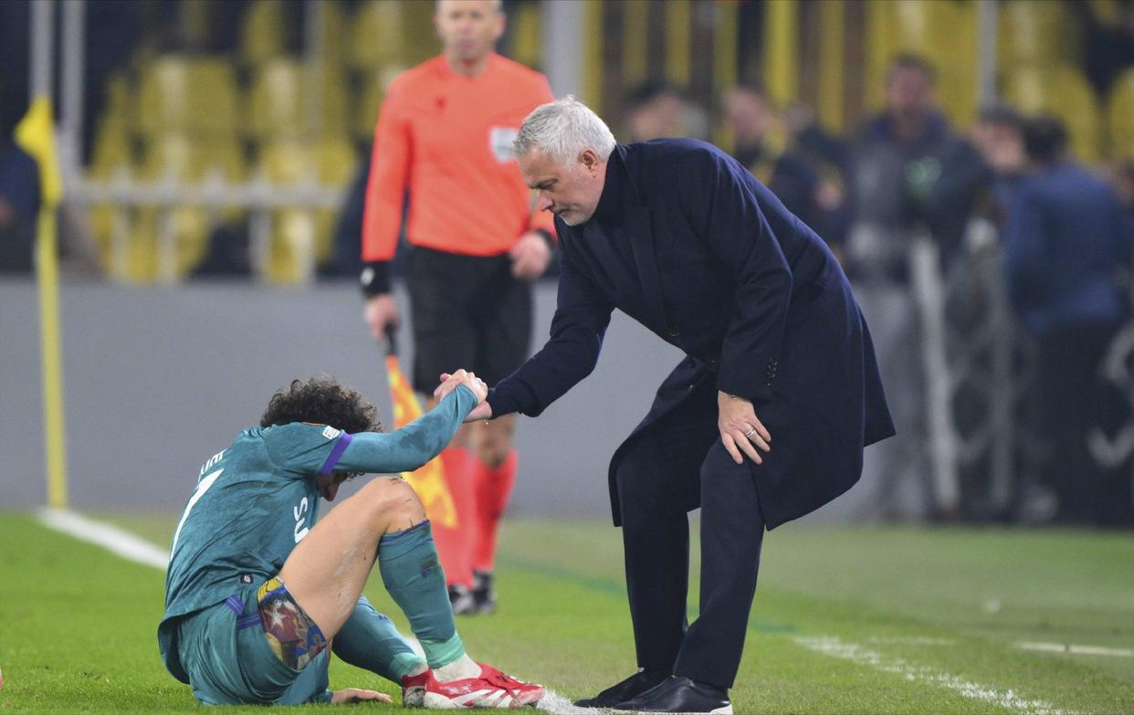 土耳其国家队在场上表现抢眼，赢得关键胜利的简单介绍