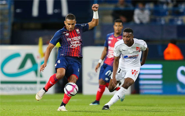 开云体育官网-亚眠主场战平卡昂，积极备战下一轮