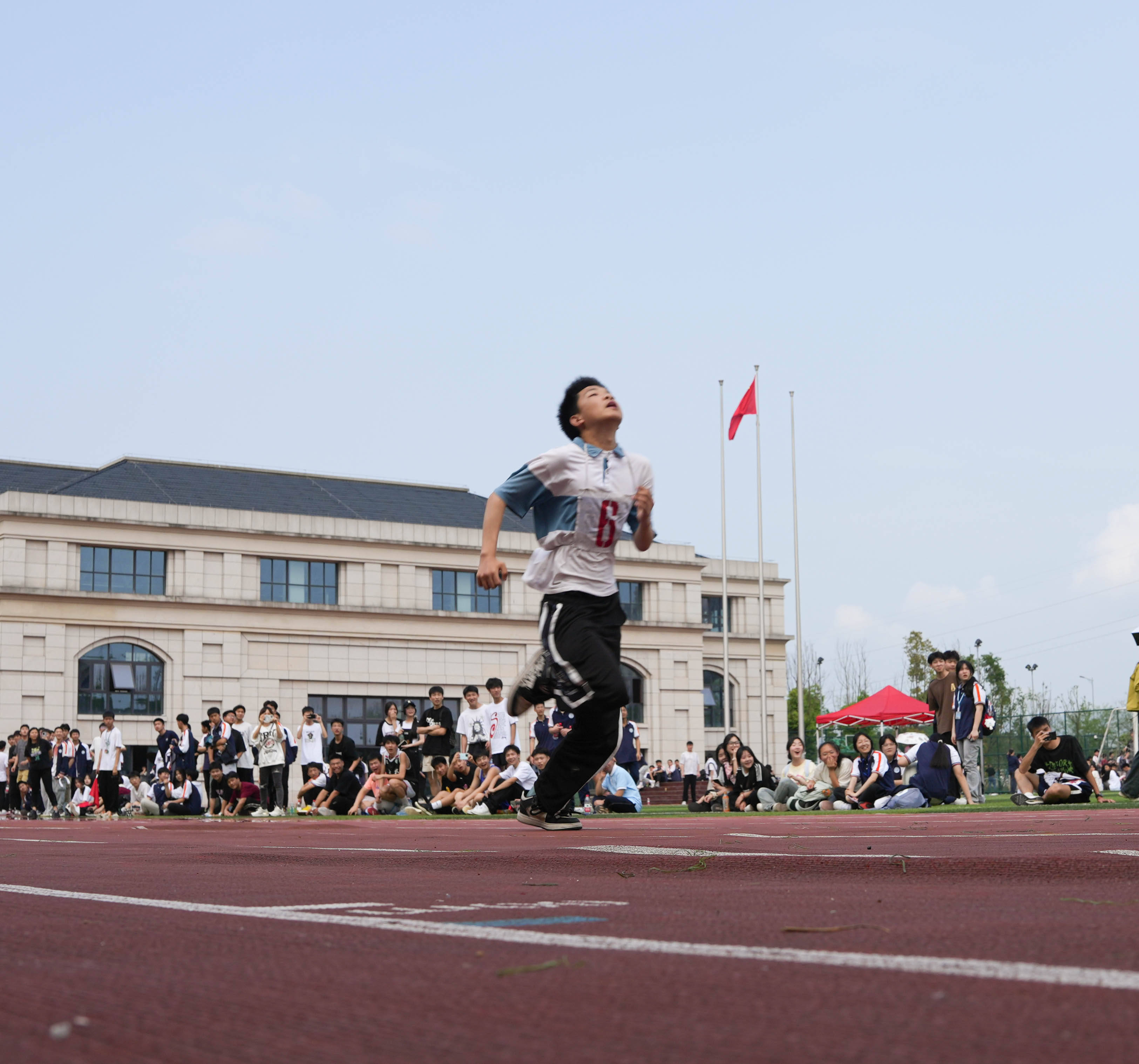 开云体育官网-包含雄姿英发：田径选手再现风采的词条