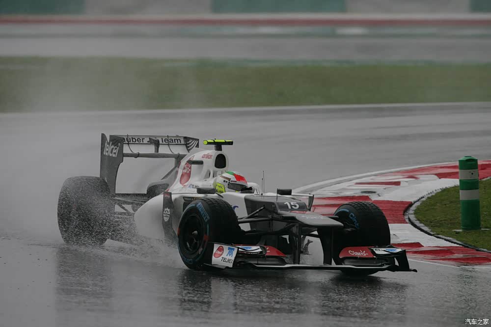 关于威廉姆斯翻盘红牛车队，佩雷兹状态火热的信息