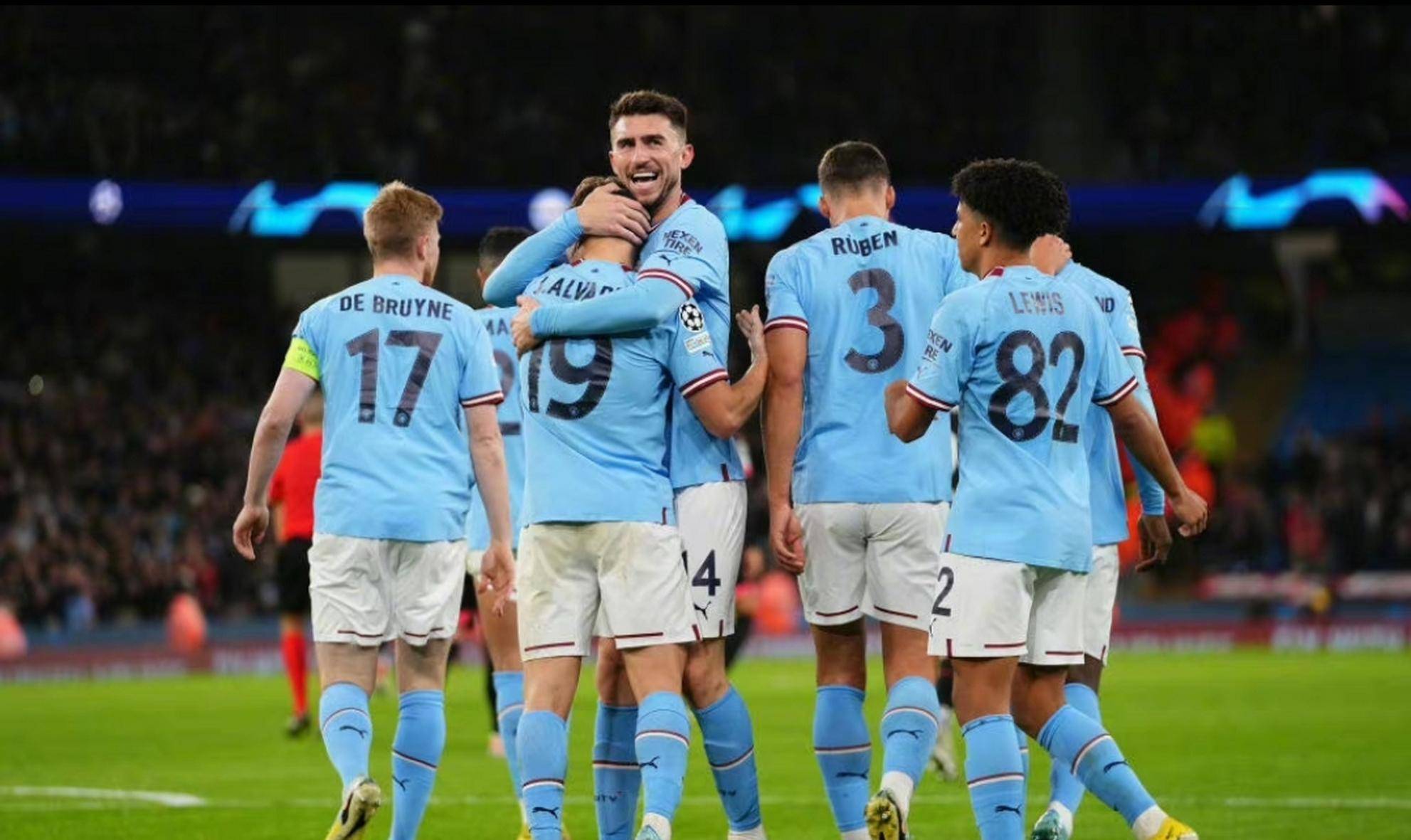 包含塞维利亚逆转美国，福登刷新纪录的词条